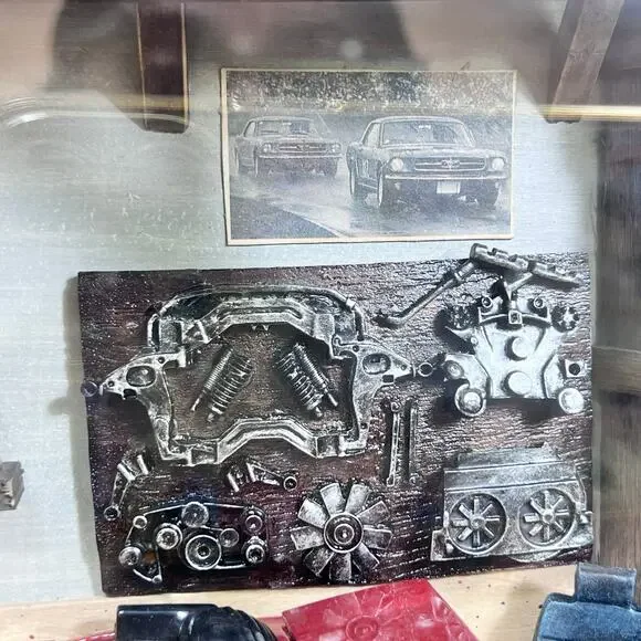 The Window Pane Curio Collection Mustang Car Garage Miniature Model Diorama 2002 - Picture 9 of 16